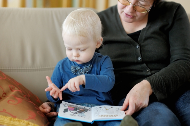 ¿Está bien que otro adulto le ponga límites a mi hijo?